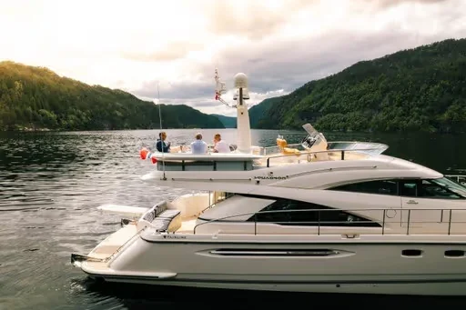 Fairline Squadron 58 - Maritime Tours AS bilde 1